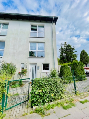 Privatverkauf: Attraktives Endreihenhaus mit moderner Ausstattung und sonnigem Garten, 22145 Hamburg, Reihenendhaus